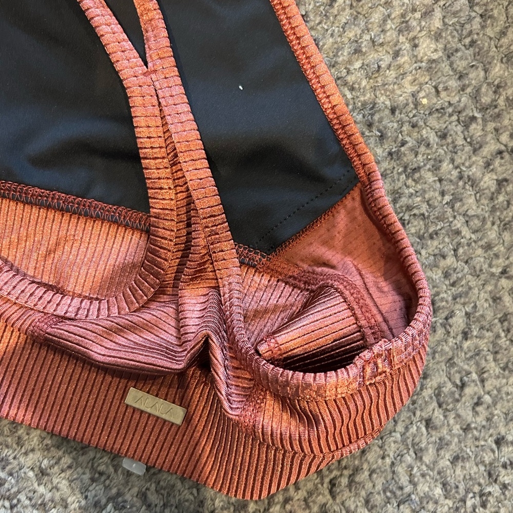 Alala SET
Raya Ribbed Activewear Set Size Large - Picture 12 of 12